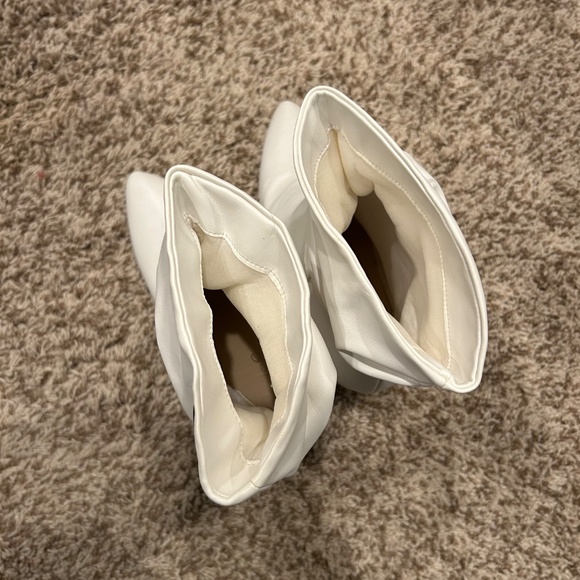 Bebe White Slouch Ankle Boots | Block Heel | Size 7 - Picture 10 of 10
